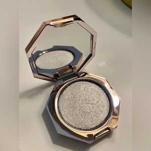Fenty Beauty Highlighter Mini Diamond Bomb - How Many Carats NWOB